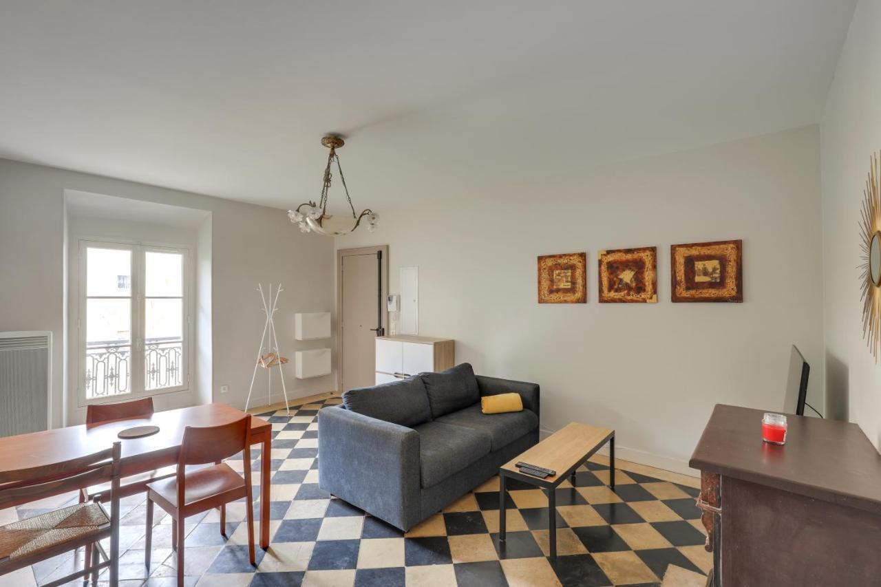 Le Richelieu Apartment แวร์ซาย ภายนอก รูปภาพ